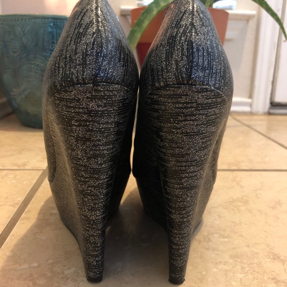 Steve Madden Platform Peep-Toe Wedges - Picture 7 of 8